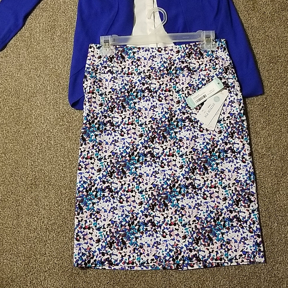 Printed skirt knee length new with taga